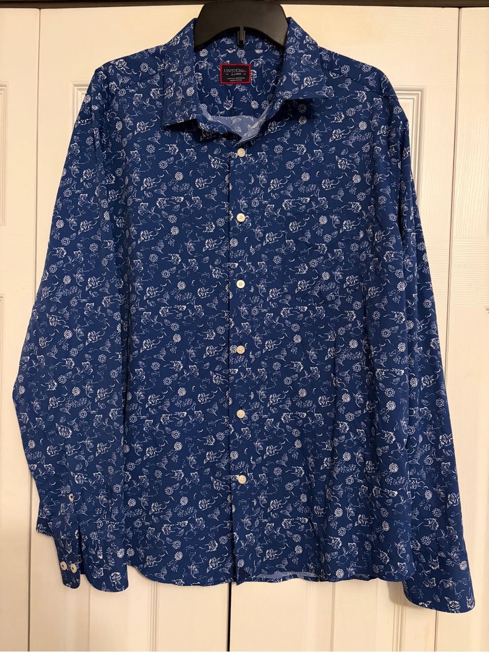 Untuckit Men's Blue Floral Button-Up Long Sleeve Shirt